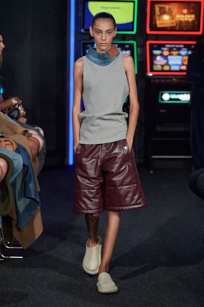 Look 27